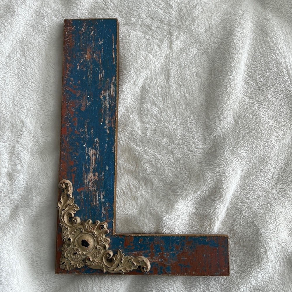 World Market Letter Art (hanging) - L